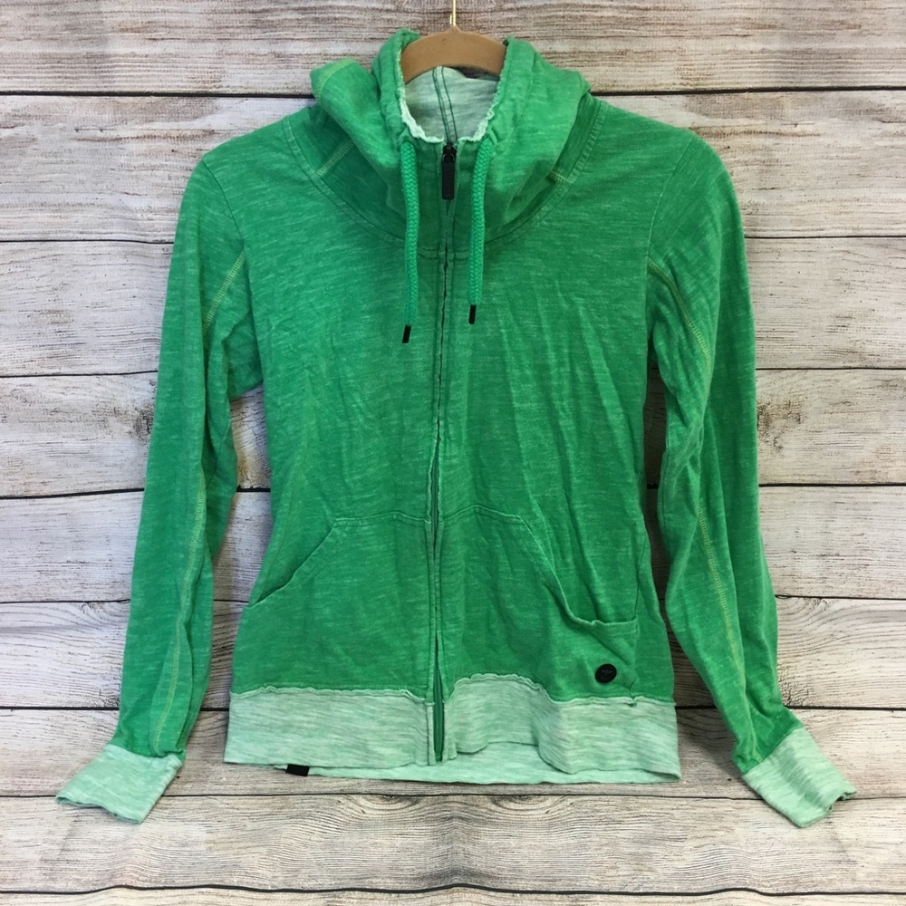 Green bench zip up